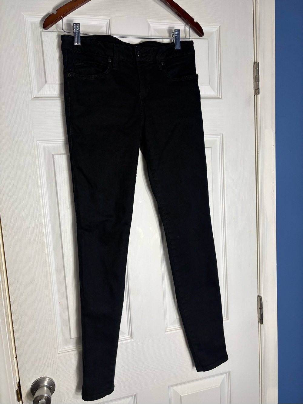 bebe Black Skinny Jeans — Sleek Slim Fit